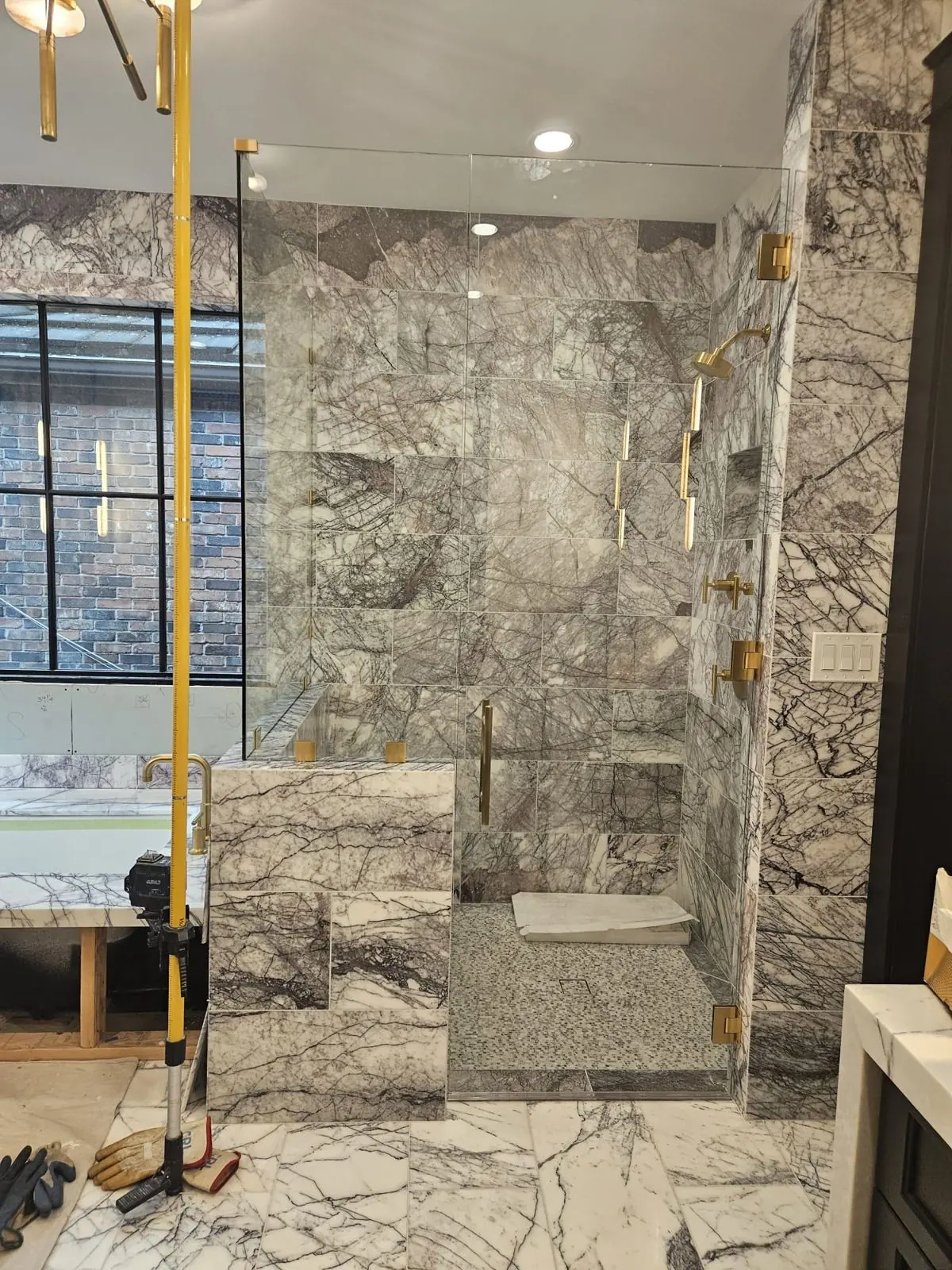 Glass shower door put in by Jose of Glass 35 in San Antonio