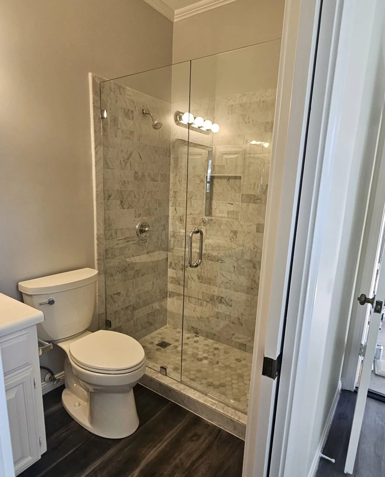 Shower door by Glass 35, San Antonio TX